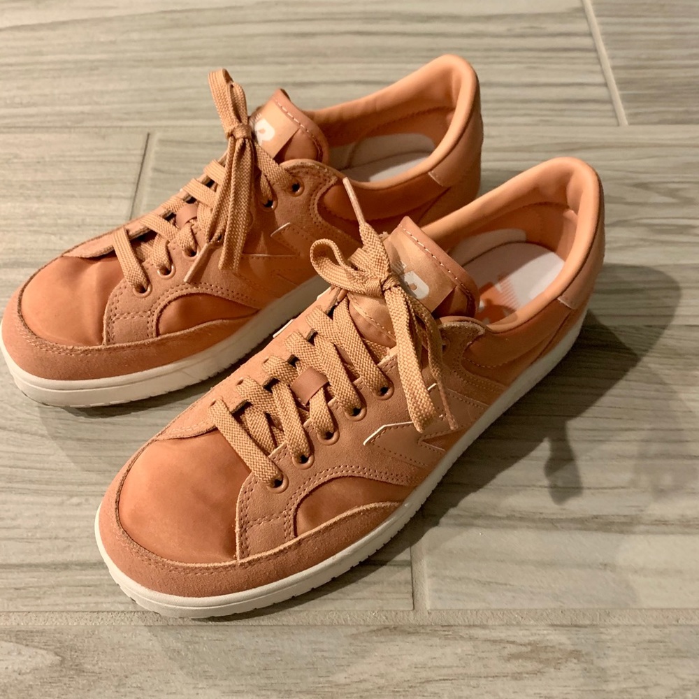 New Balance Sneakers - Like New,Worn Once - Size 9